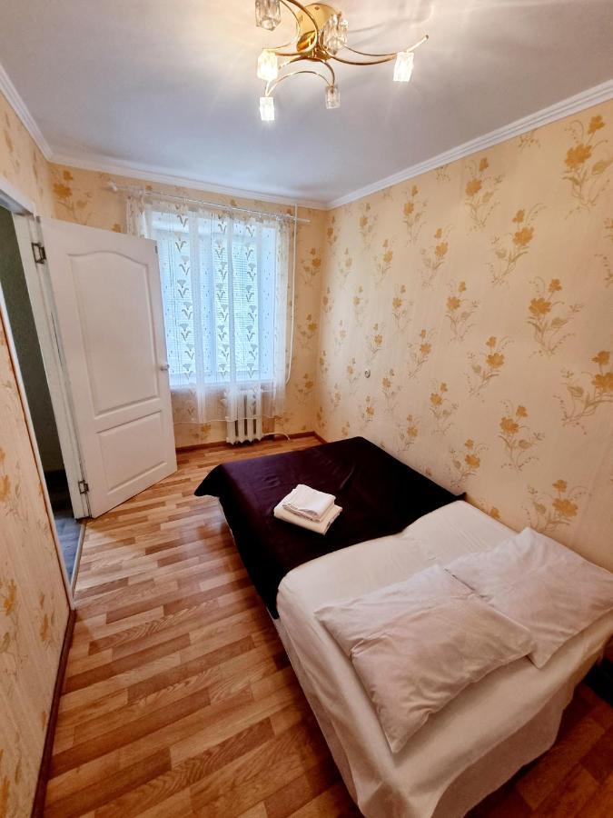 2-Кімнатна Квартира У Центрі На Олександра Поля, Шпиталь, 16Лікарня Dnjepropetovsk Buitenkant foto